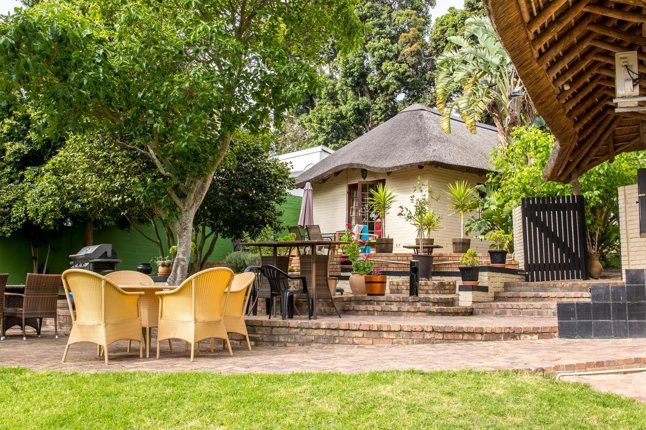 Winelands Villa Pensión y Cottages Somerset West Exterior foto